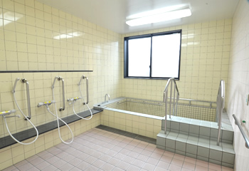 サービス付き高齢者向け住宅の共用部写真4（共同浴室）