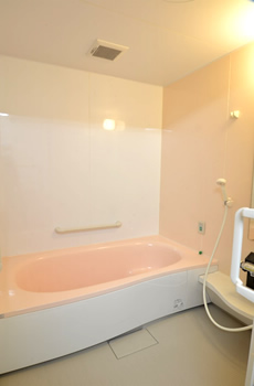 サービス付き高齢者向け住宅の共用部写真6（浴室）